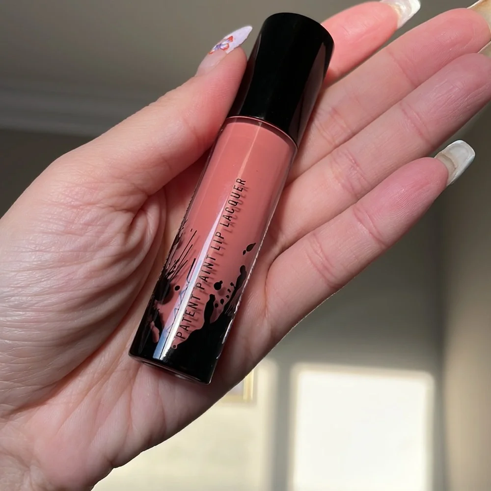 MAC *PATENT PLEASURE* Patent Paint Laquer